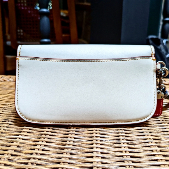 NWOT COACH 1941 CHALK/MULTI NASA SPACE SHUTTLE CLUTCH WRISTLET CROSSBODY 14049 - Picture 4 of 7